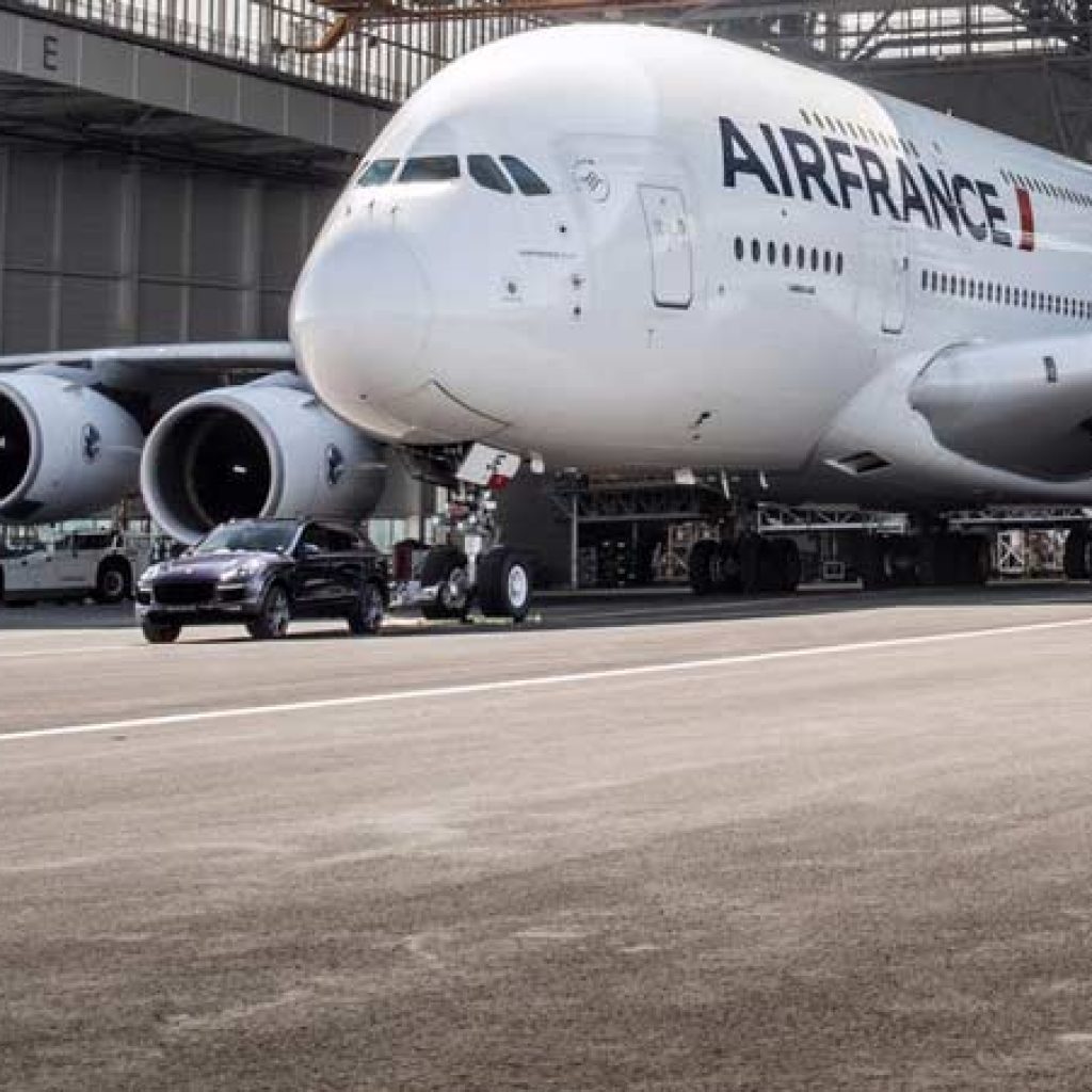 پورشه به‌عنوان کشنده ایرباس A380، وارد کتاب رکوردها شد