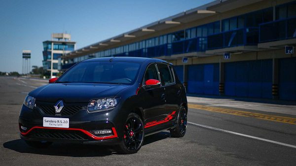 sandero-rs-racing-spirit2