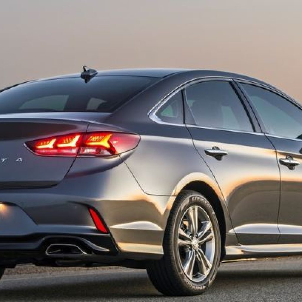 قیمت خودروهای خارجی در بازار کارکرده‌ها چقدر است؟ (آخر سال 96)