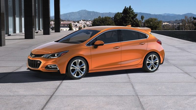 2017-Chevrolet-CruzeHatch-001-1024x576