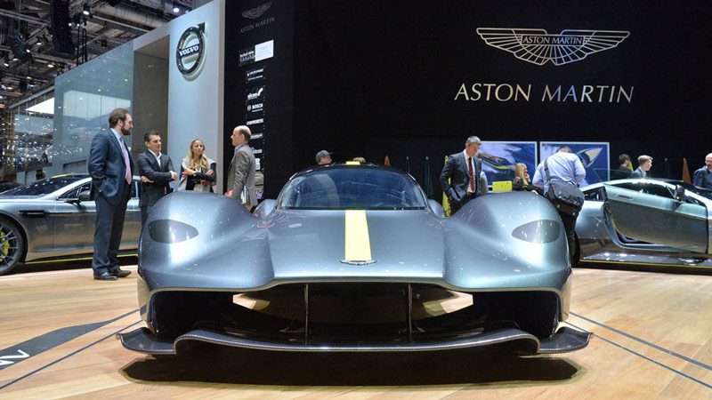 2019-aston-martin-valkyrie07