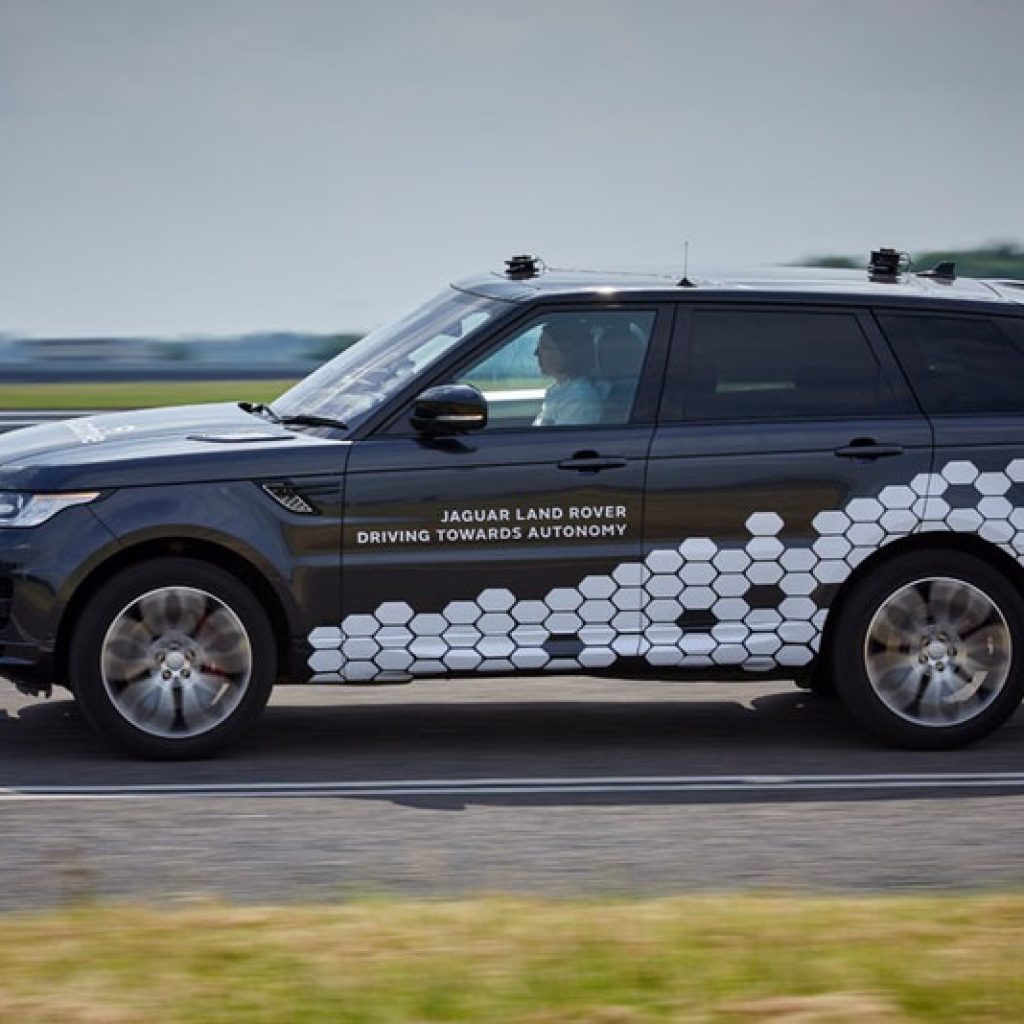 لندرور به‌زودی خودروی خودران خود را معرفی خواهد کرد