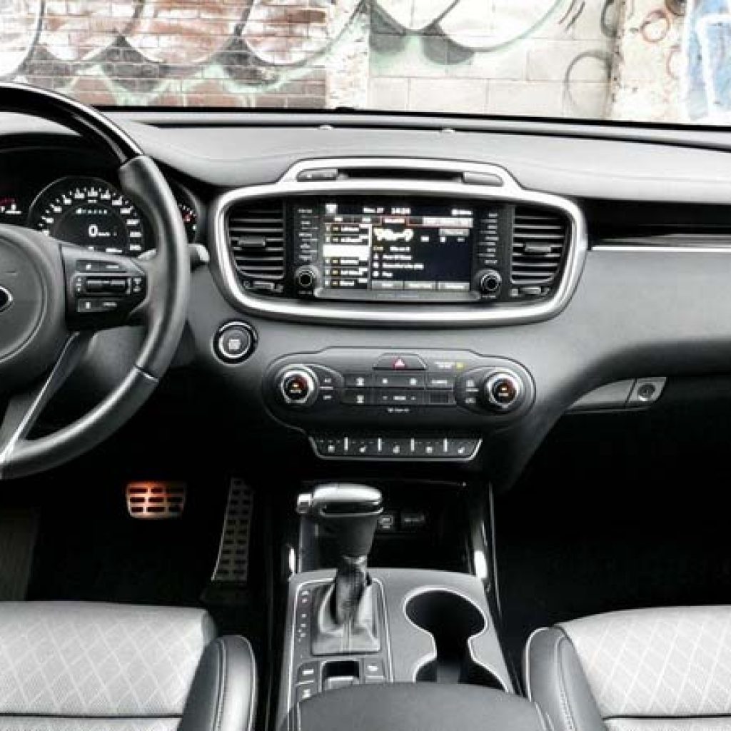 ماهیگیری کیا از آب گل آلود بازار خودرو؛ مسئولین در خواب زمستانی!