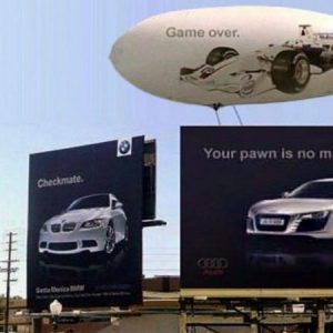 نبرد جذاب بیلبوردی بی‌ام‌و و آئودی به روایت تصویر!