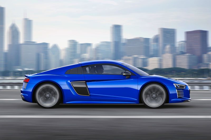 audi-r8-etron-piloted-driving-ces150146-1