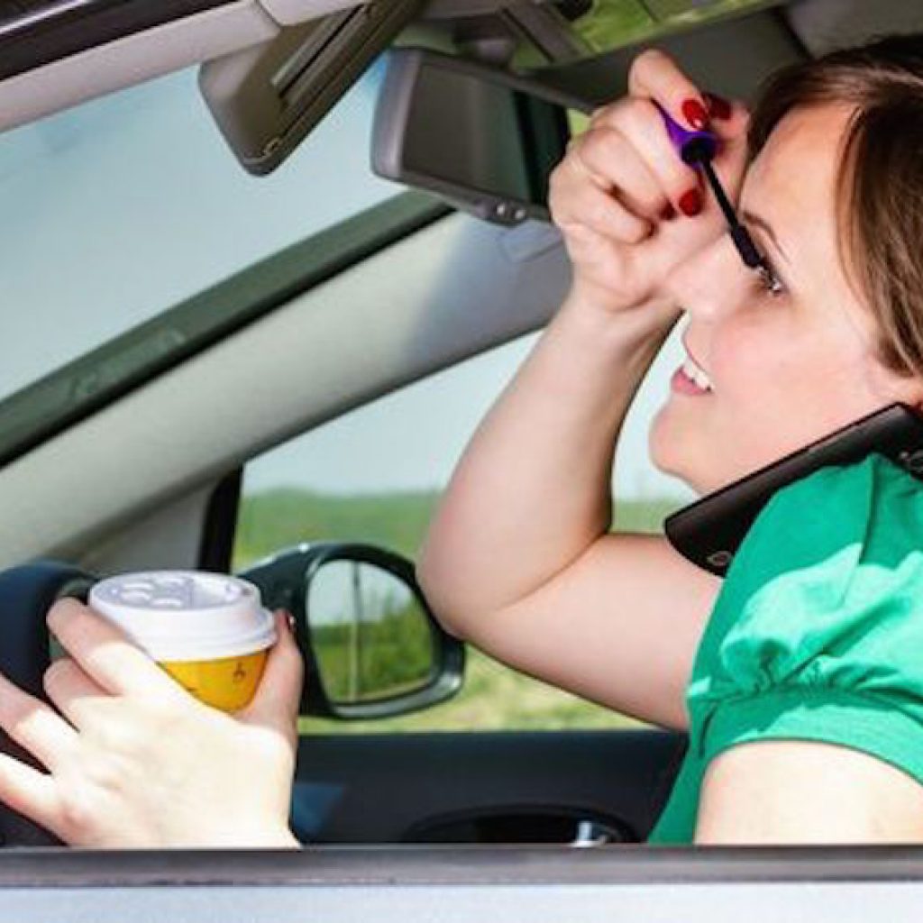 بیشترین رفتارهای خطرناک پشت فرمان را بشناسید!