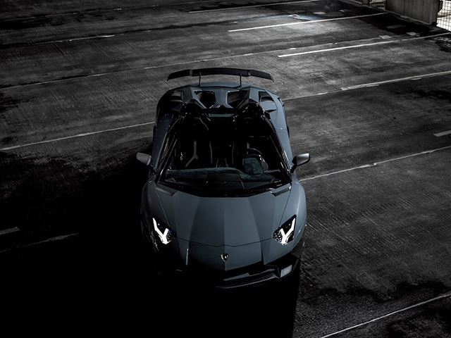 لامبورگینی آونتادور سوپرولوچه رودستر