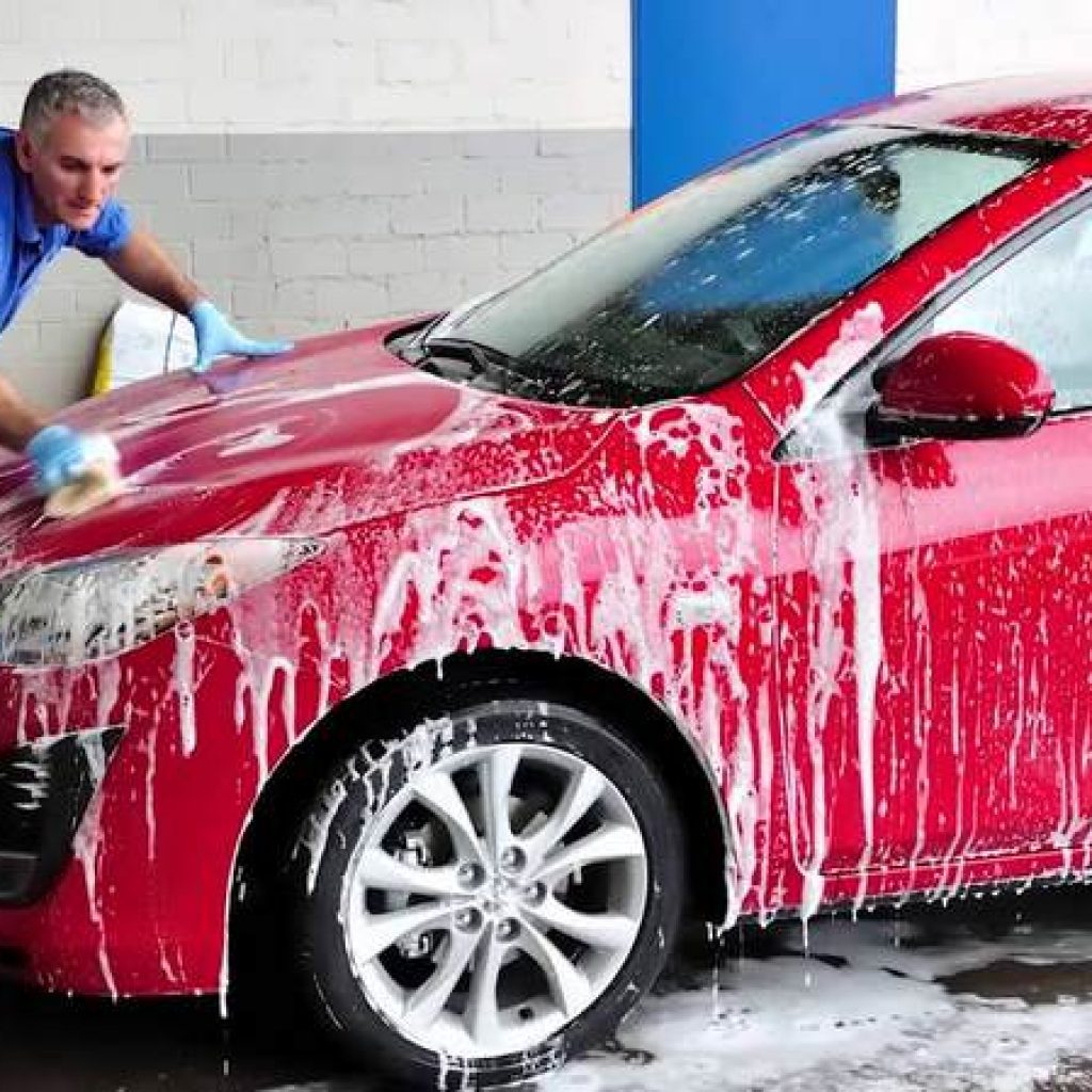 320 کارواش که آب آشامیدنی تهران را می بلعند؛ راه حل خروج از بحران چیست؟