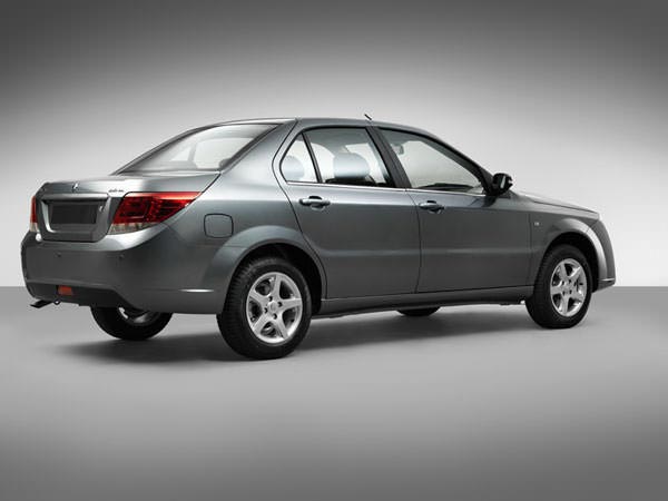 مقایسه تندر ۹۰ و دنا: زیبای ایرانی یا زشت رومانی؟