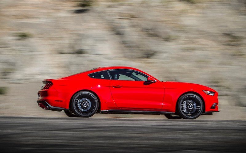 آیا خودروهای قرمز بیشتر از سایر خودروها برای سرعت غیر مجاز جریمه می‌شوند؟