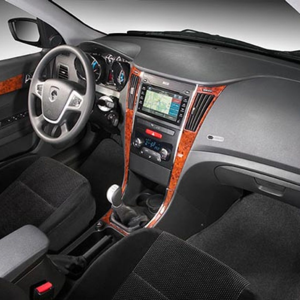 مقایسه تندر ۹۰ و دنا: زیبای ایرانی یا زشت رومانی؟