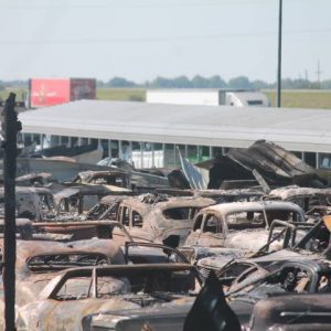 سوختن 150 خودرو کلاسیک و خاص در آتش!