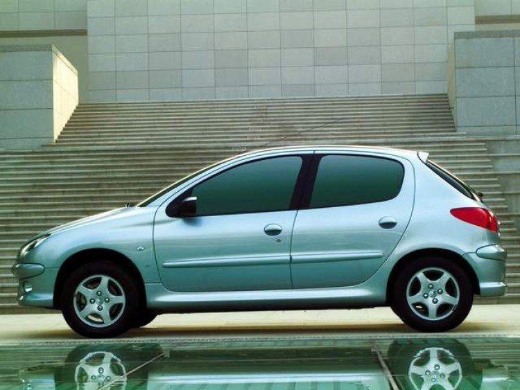 آنچه از ۲۰۶ باید دانست