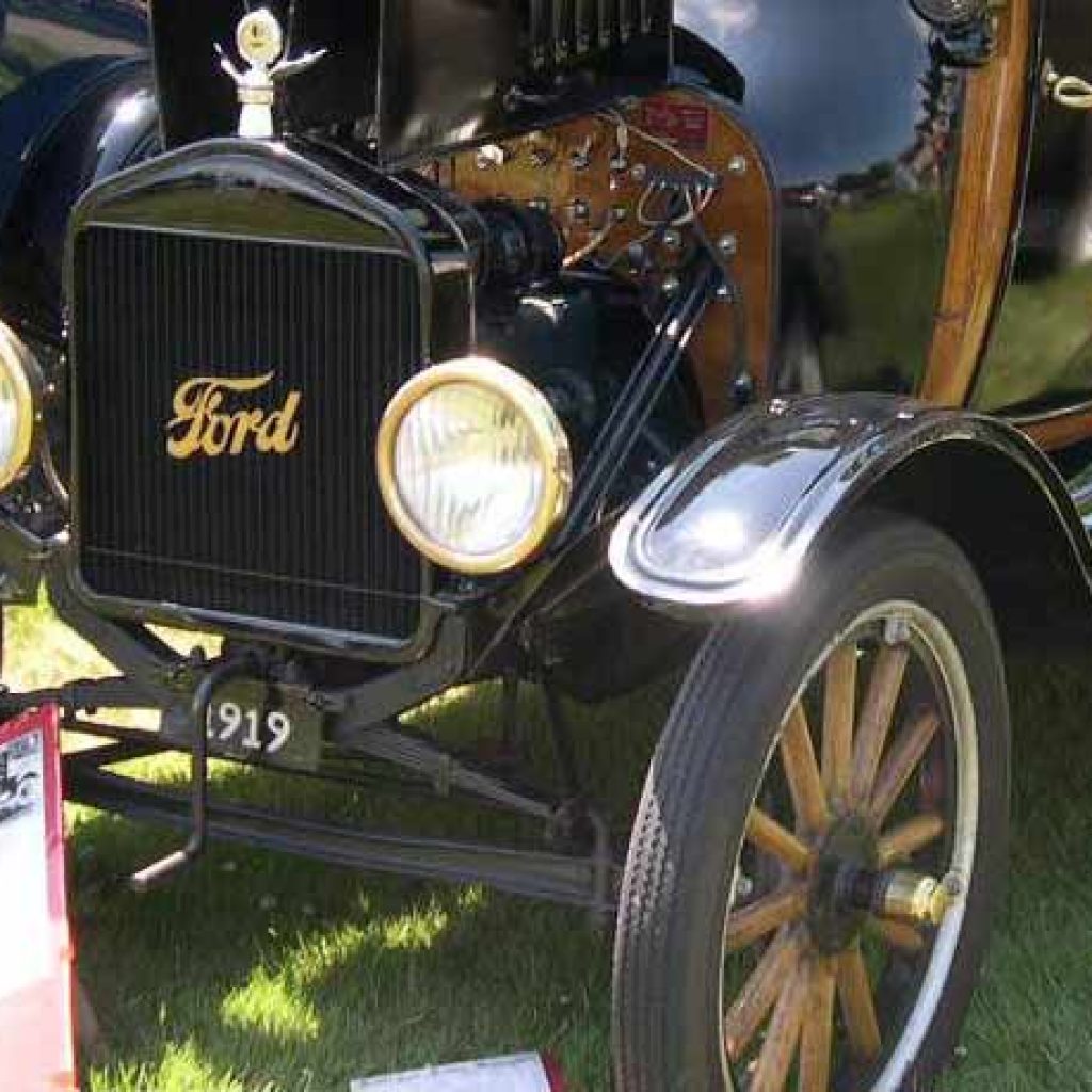 آیا هنری فورد خودرو را اختراع کرده است؟