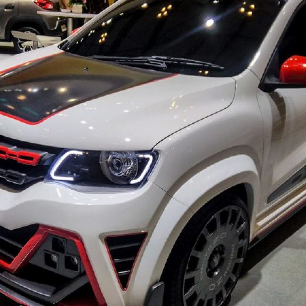 درخشش کراس اور کوچک رنو کوئید در نمایشگاه بین‌الملی خودروی اندونزی