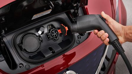 آغاز مطالعات چینی‌ها برای توقف فروش خودروهای بنزینی و دیزلی!