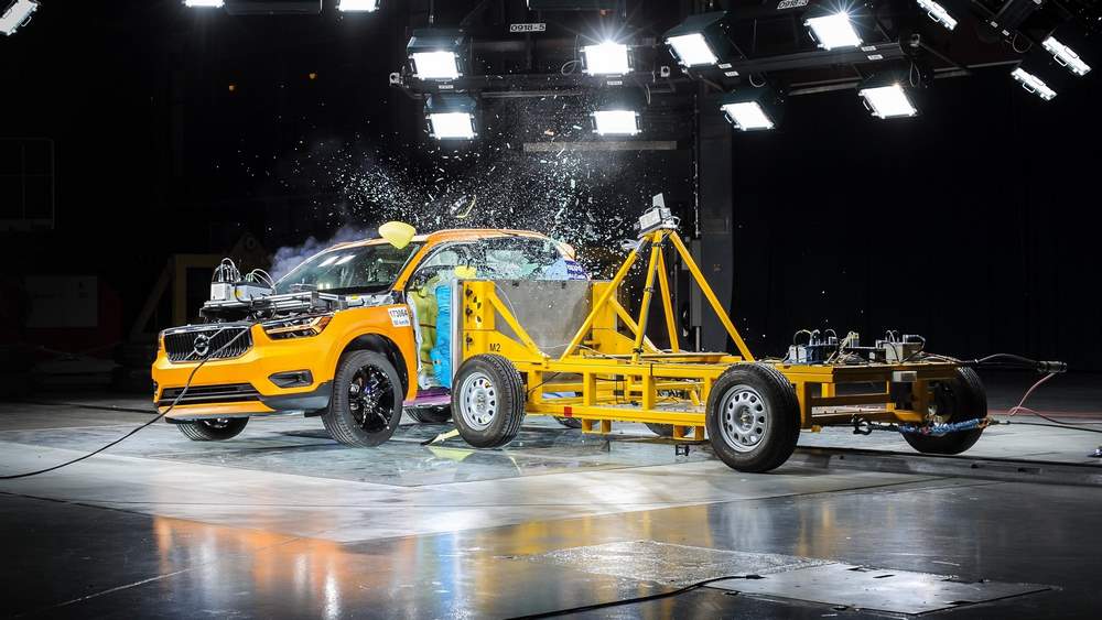 ولوو XC40 به نبرد تستهای تصادف میرود! ولوو XC40