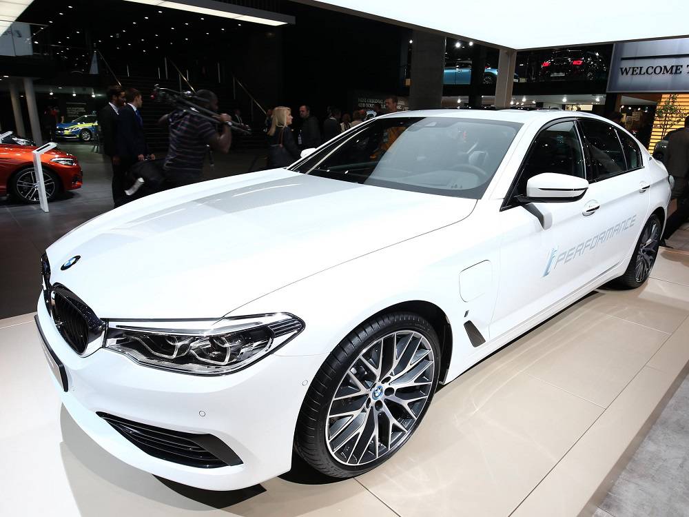 جدیدترین قیمت BMW 530 و شرایط فروش آن اعلام شد (نیمه دوم دی 97) BMW 530
