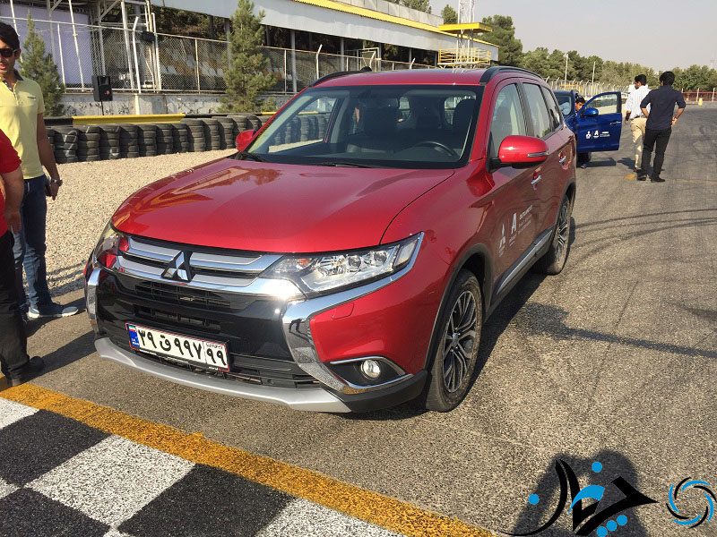 تست رانندگی میتسوبیشی اوتلندر در پیست آزادی!