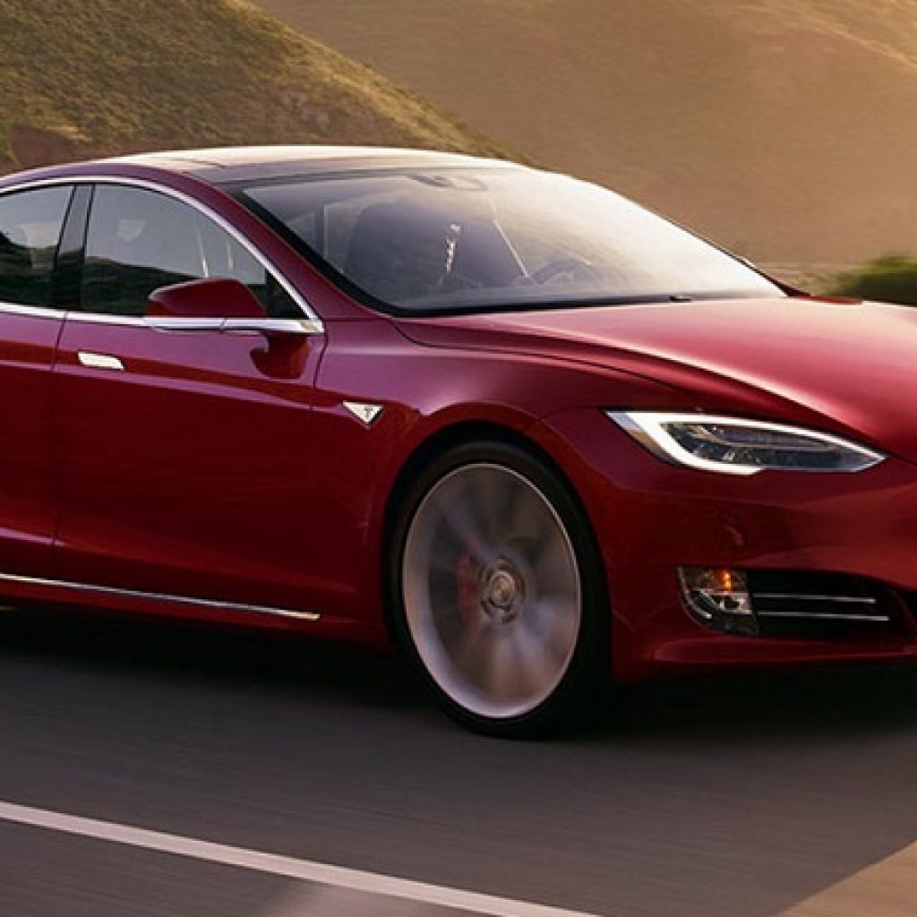 افزایش ظرفیت باتری خودرو‌های تسلا به دلیل طوفان!