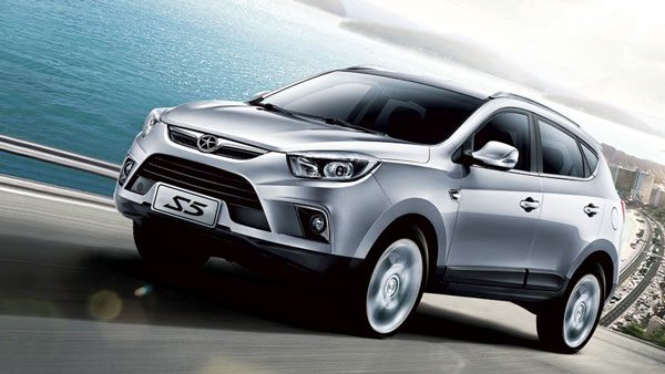 نگاهی عمیق به چری تیگو 7: خودرویی که ارزش خرید ندارد!