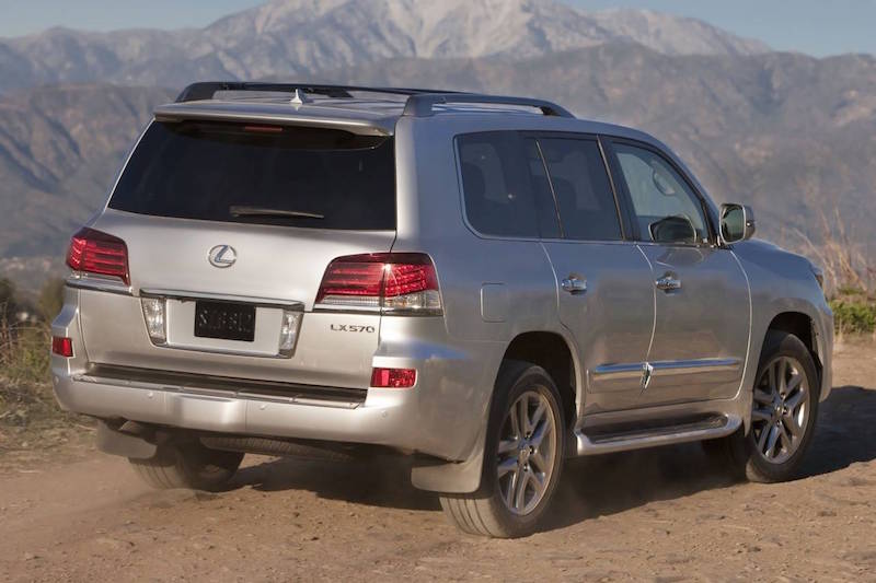 نگاهی کوتاه به شاسی‌بلند لکسوس LX-570 بیندازید! (ویدئوی اختصاصی)