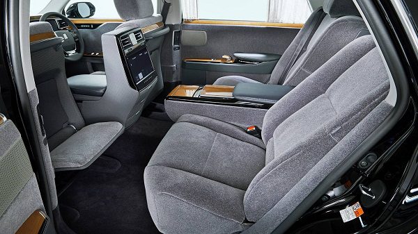 نمایش نسل جدید تویوتا Century در توکیو