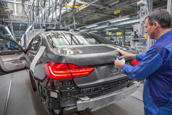 مقایسه خودروسازی ایران و آلمان: از خیانت تا عدالت!