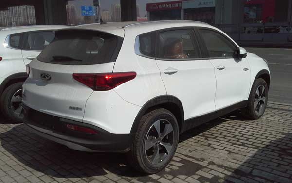 نگاهی عمیق به چری تیگو 7: خودرویی که ارزش خرید ندارد!