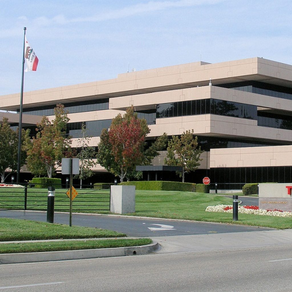 تویوتا از نسل جدید خودرو سدان Century قبل از نمایشگاه توکیو رونمایی کرد!