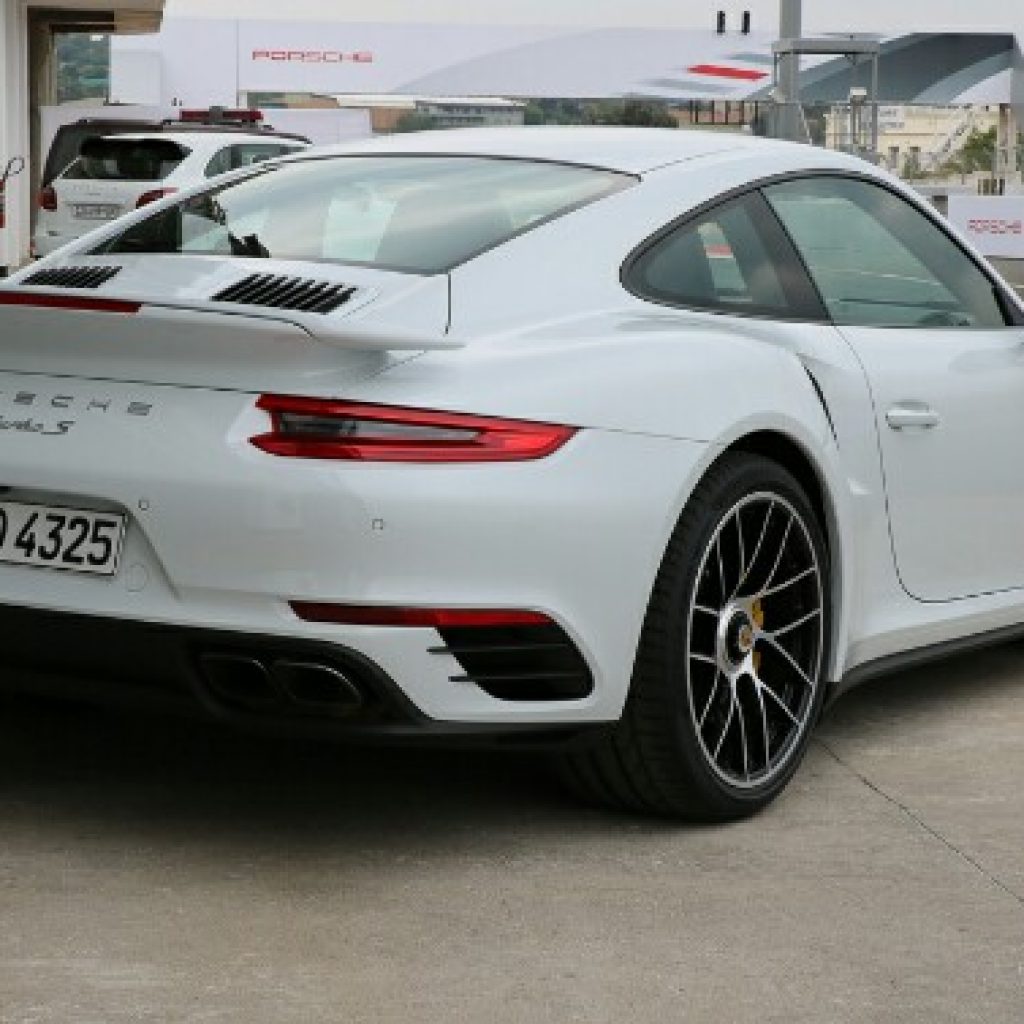 بررسی سال ها افتخار یک اسطوره؛ پورشه 911!