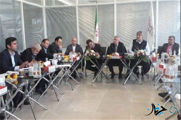 تالار گفت و گوی پنجمین همایش خودرو به میزبانی نمایشگاه خودروی تهران برگزار شد!