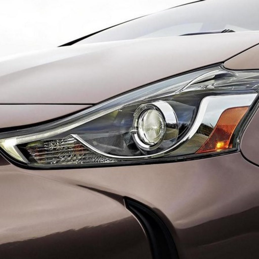 تویوتا پریوس V