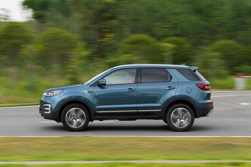 تجربه رانندگی با چانگان CS55 در قلب اروپا!