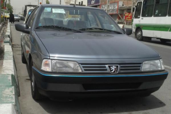 اختلاف صنعت خودروسازی ایران با دیگر کشورها چند سال است؟