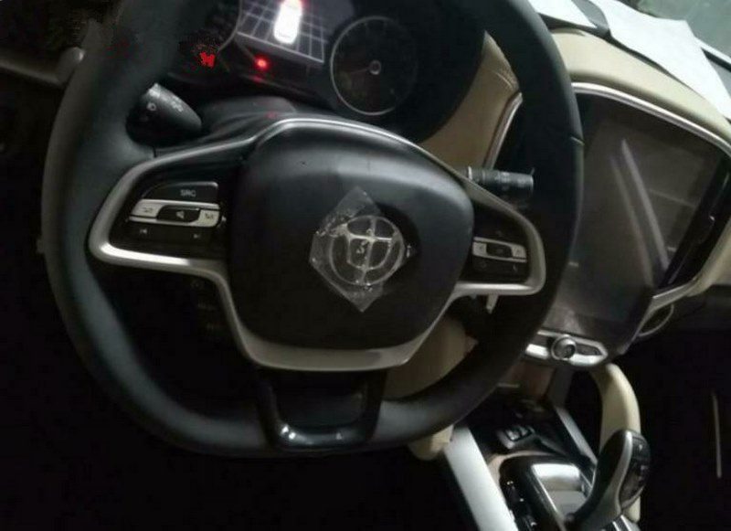 یک صفحه نمایش غول پیکر در برلیانس V7!