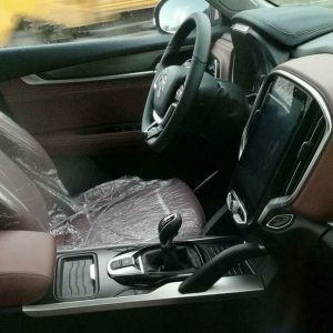یک صفحه نمایش غول پیکر در برلیانس V7!