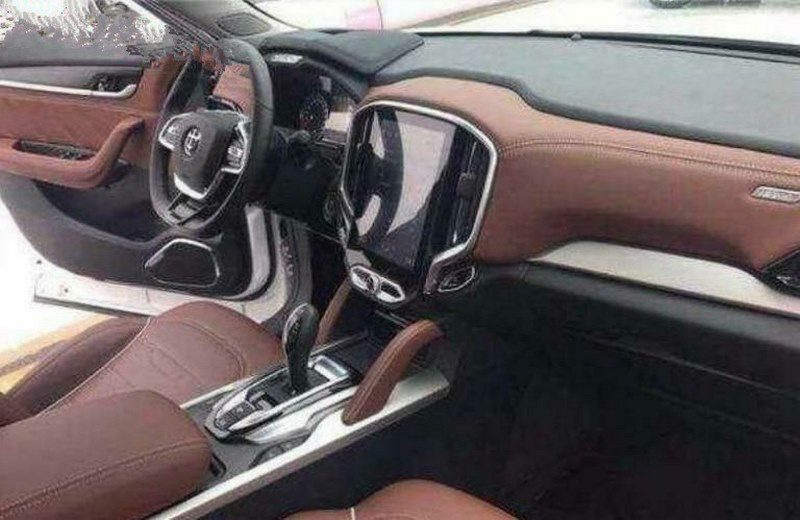 یک صفحه نمایش غول پیکر در برلیانس V7!