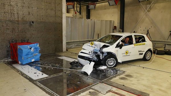 افتضاح فیات Punto در تست موسسه Euro NCAP! افتضاح فیات Punto در تست موسسه Euro NCAP!