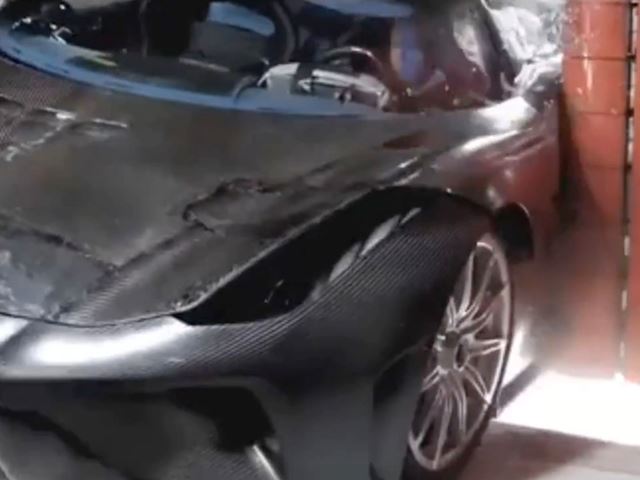 کویینگزاگ و آزمایش های تصادف خیره کننده روی Regera به همراه فیلم!