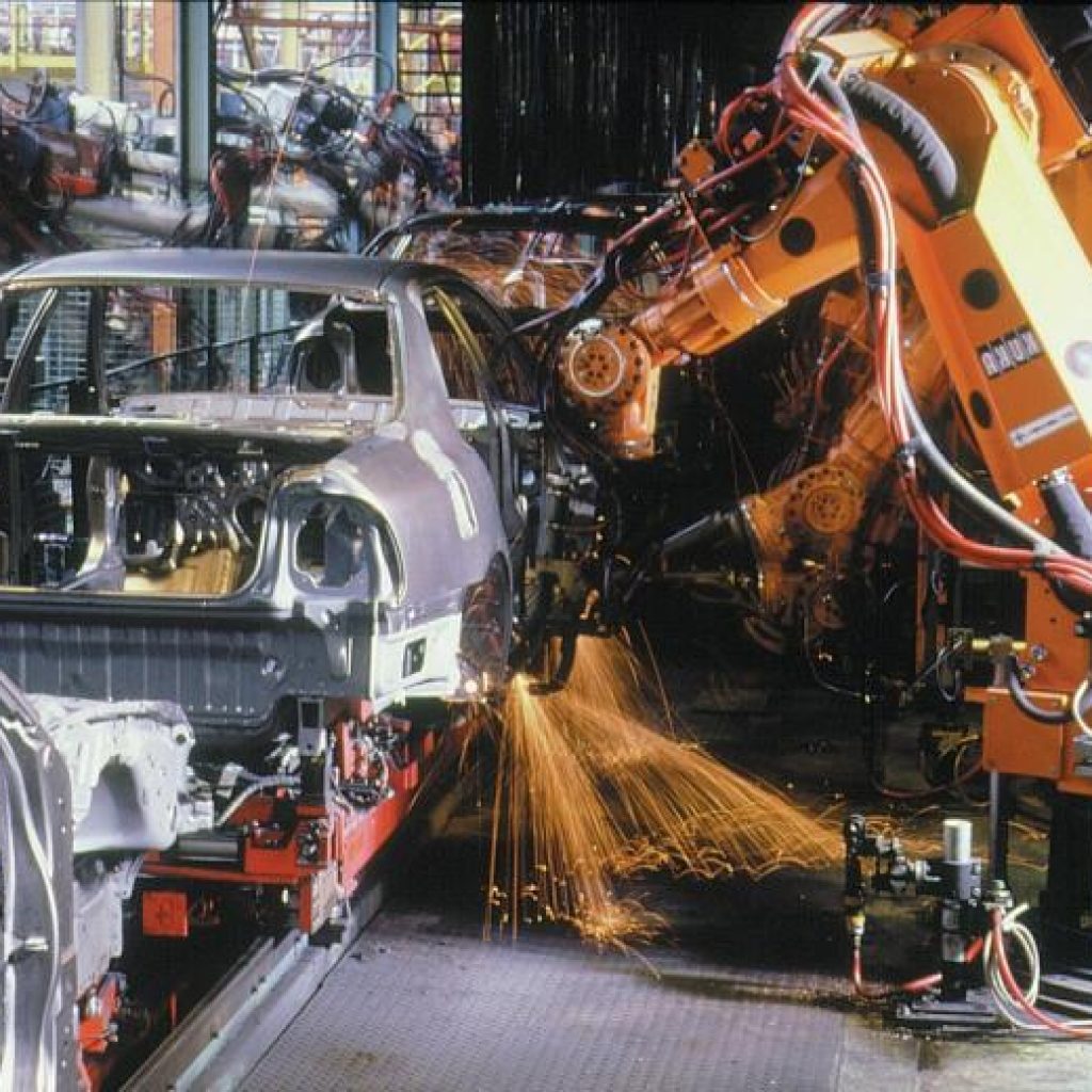 آیا ایران خودرو بخشی از سهام خود را به فروش می‌رساند؟