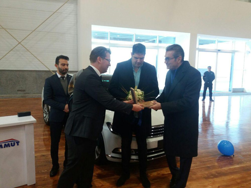 خودروهای فولکس واگن تیگوان و پاسات به مشتریان تحویل داده شد + تصاویر