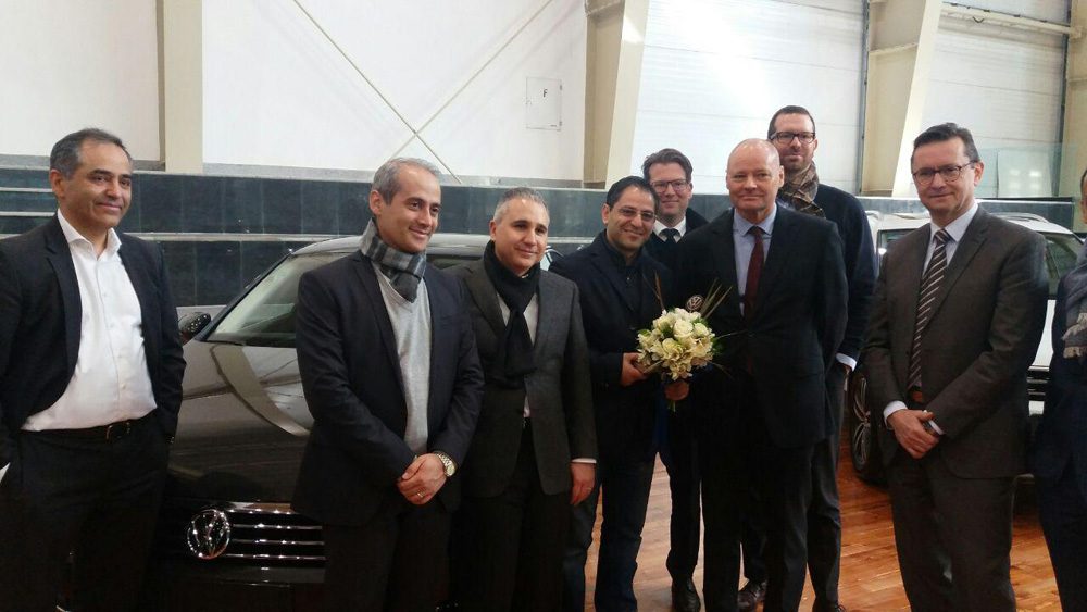 خودروهای فولکس واگن تیگوان و پاسات به مشتریان تحویل داده شد + تصاویر