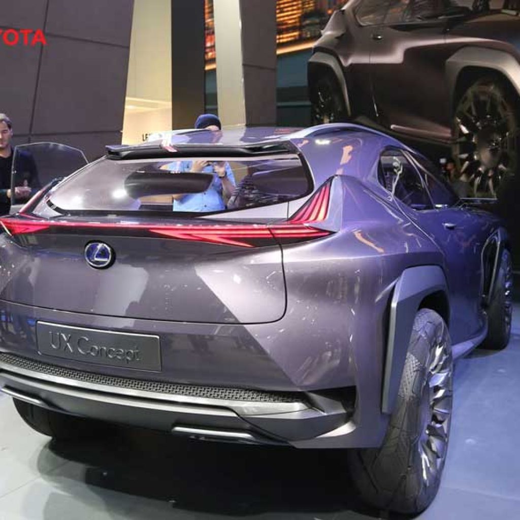 آیا لکسوس UX تولید می‌شود؟