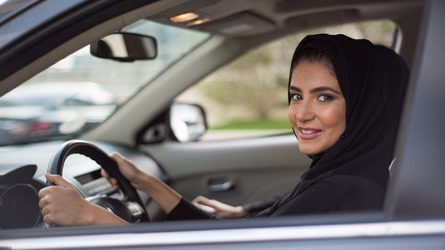 تفکیک جنسی نمایندگیهای فروش خودرو در عربستان! تفکیک جنسی نمایندگیهای فروش خودرو در عربستان!