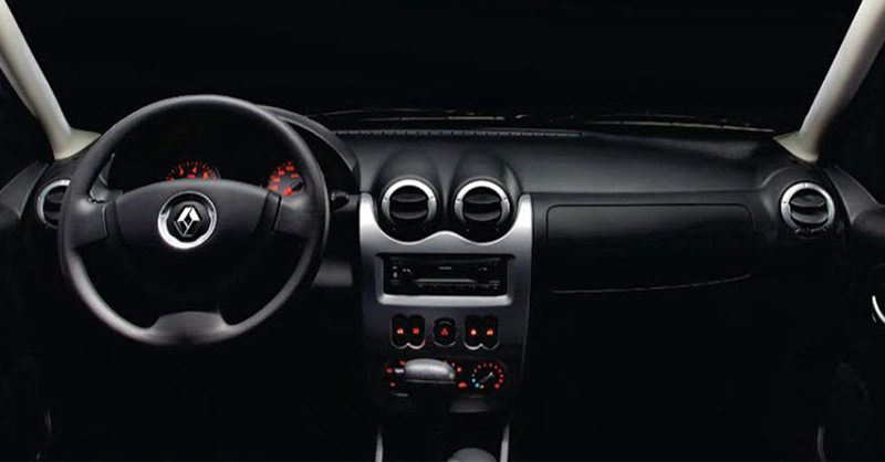 نبرد رنو استپ‌وی شوالیه فرانسوی در برابر برلیانس کراس C3 خوش قیافه چینی