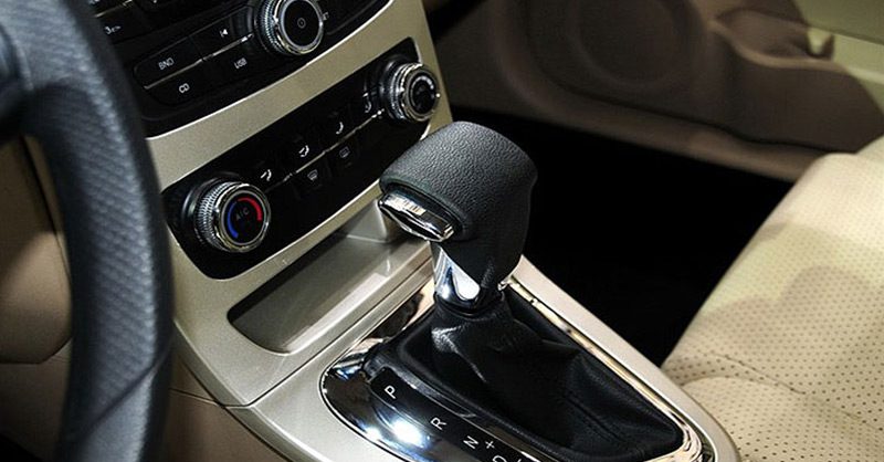 نبرد رنو استپ‌وی شوالیه فرانسوی در برابر برلیانس کراس C3 خوش قیافه چینی