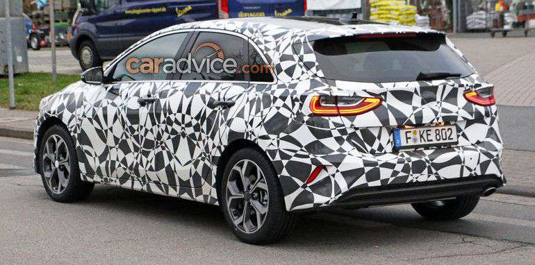 انتشار تصاویر جاسوسی از نسخه 2018 کیا سراتو هاچ‌بک