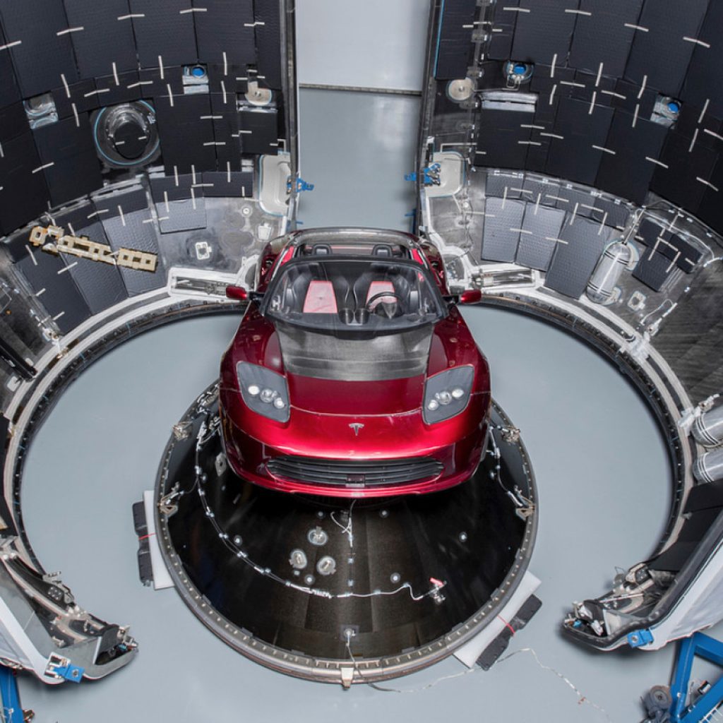 پرتاب تسلا رودستر با راکت اسپیس ایکس ایلان ماسک به فضا!