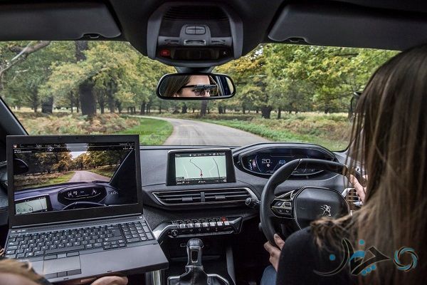پژو به چشمانِ سرگردان نگاه می‌کند؛ آزمایشی برای i-Cockpit